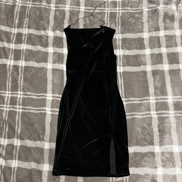 Dresses & Skirts - NEW Black Velvet Bodycon Dress – Sleek & Sophisticated